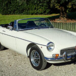 MGB roadster 1974 bodywork old english white