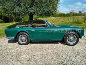 Triumph TR4 IRS Verde inglese | 1966 | ASI | Guida sinistra | 2138 cc | Ducati Bologna